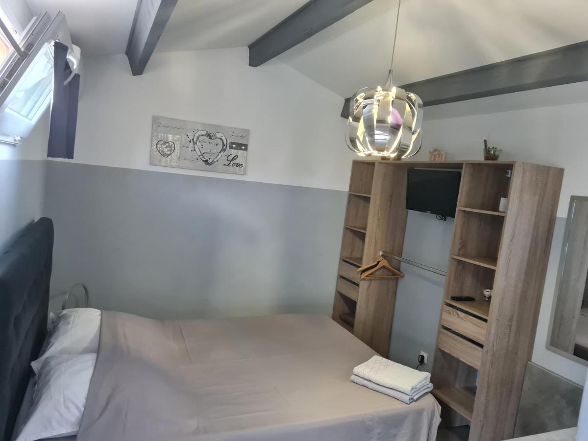 Апартаменты Chambre Cosy Avec Terrasse Арль Экстерьер фото